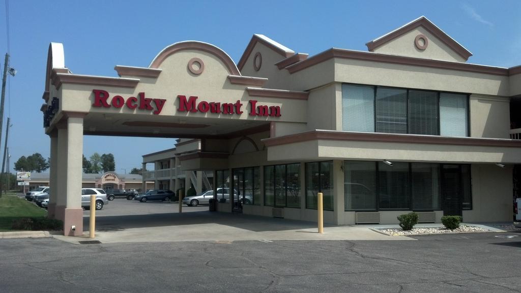 Rocky Mount Inn - ร็อกกี้เมาท์ ภายนอก รูปภาพ