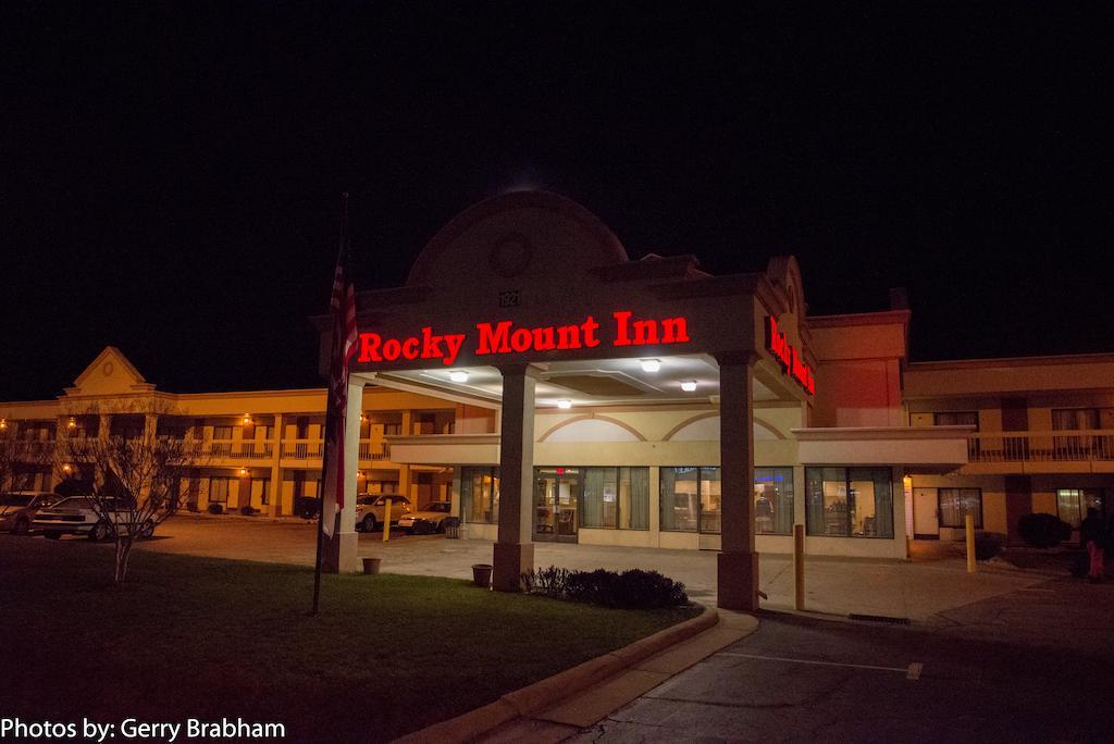 Rocky Mount Inn - ร็อกกี้เมาท์ ภายนอก รูปภาพ